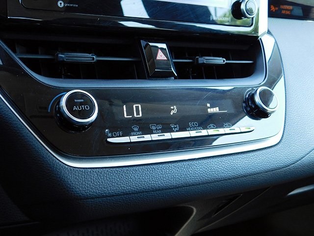 Toyota Corolla Vehicle Image 14