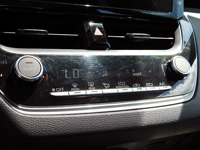 Toyota Corolla Vehicle Image 15