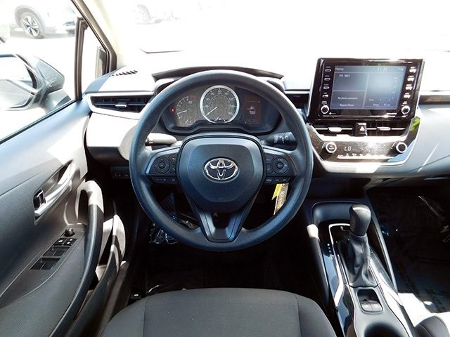 Toyota Corolla Vehicle Image 09