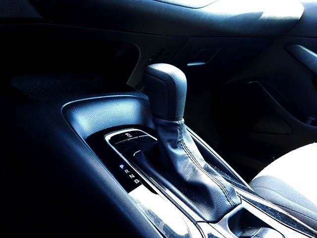 Toyota Corolla Vehicle Image 13