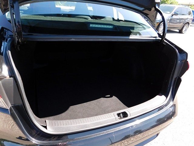 Toyota Corolla Vehicle Image 05