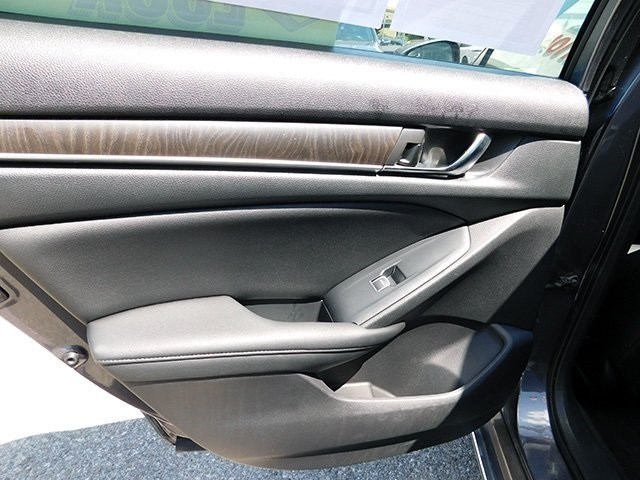Honda Accord Sedan Vehicle Image 09