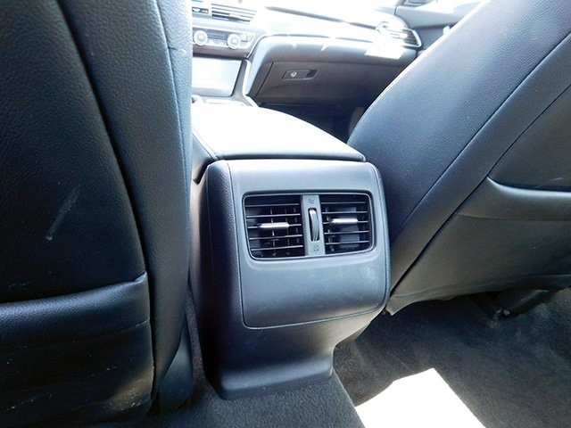 Honda Accord Sedan Vehicle Image 11