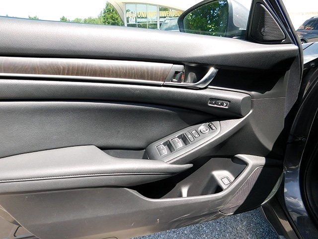 Honda Accord Sedan Vehicle Image 13
