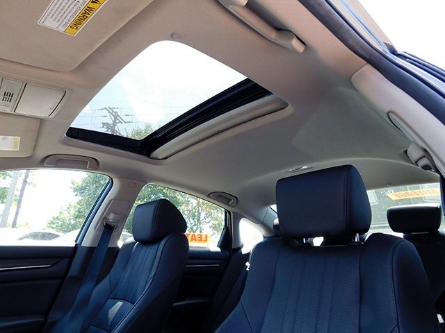 Honda Accord Sedan Vehicle Image 16