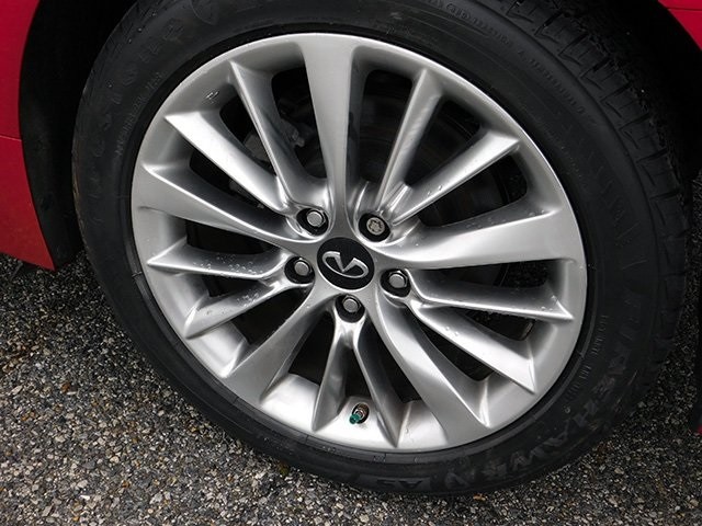INFINITI Q50 Vehicle Image 09