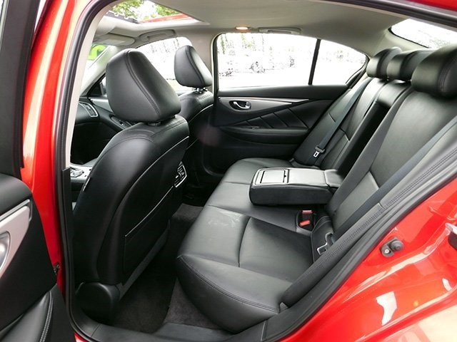 INFINITI Q50 Vehicle Image 11