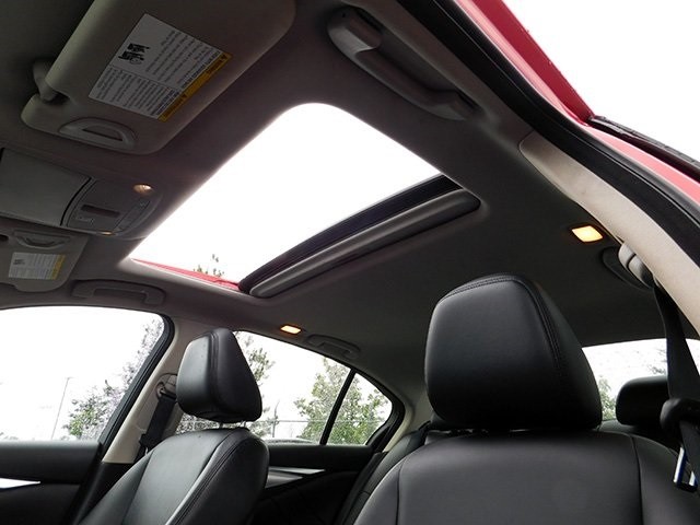 INFINITI Q50 Vehicle Image 18