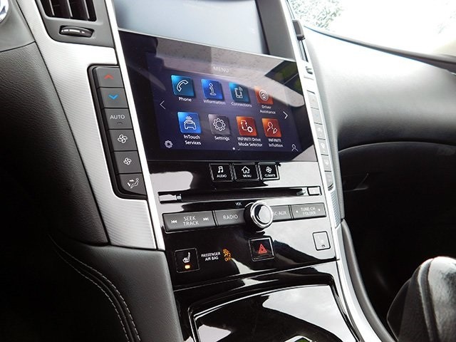 INFINITI Q50 Vehicle Image 21