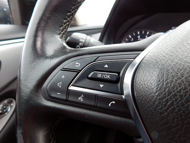 INFINITI Q50 Vehicle Image 24