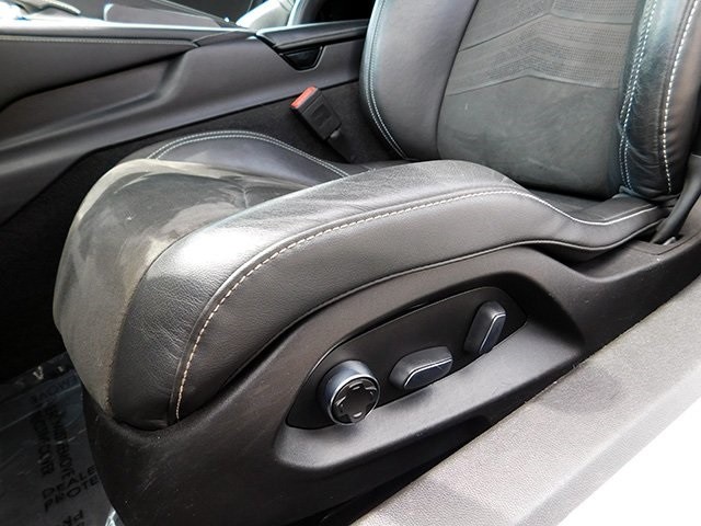 Chevrolet Corvette Vehicle Image 18