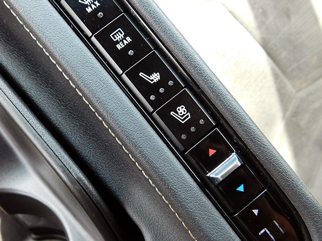 Chevrolet Corvette Vehicle Image 25