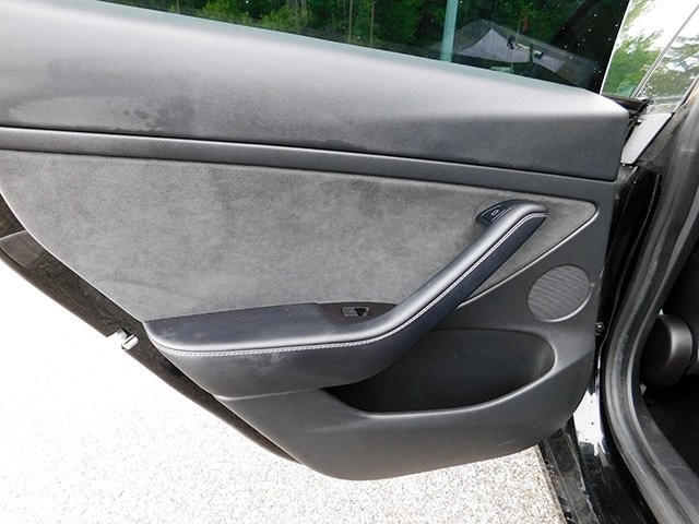 Tesla Model 3 Vehicle Image 09