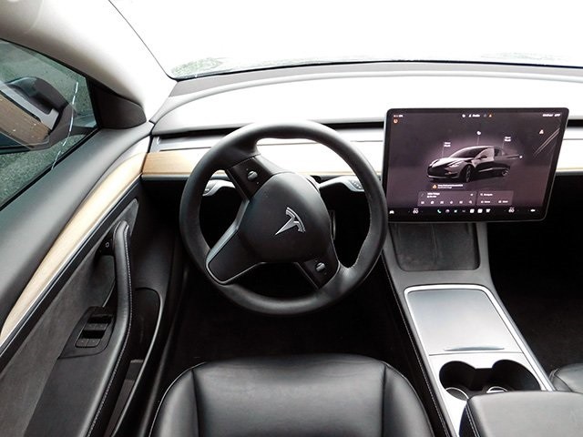 Tesla Model 3 Vehicle Image 12