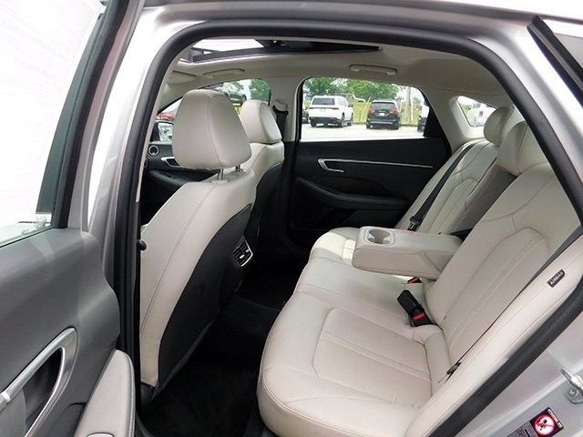 Hyundai Sonata Vehicle Image 10