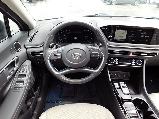 Hyundai Sonata Vehicle Image 12