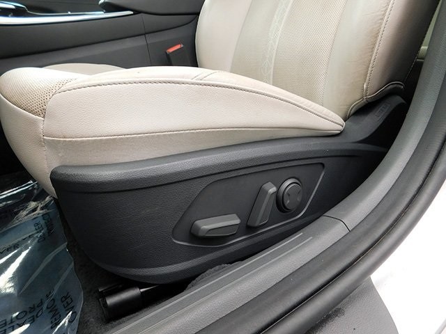 Hyundai Sonata Vehicle Image 16