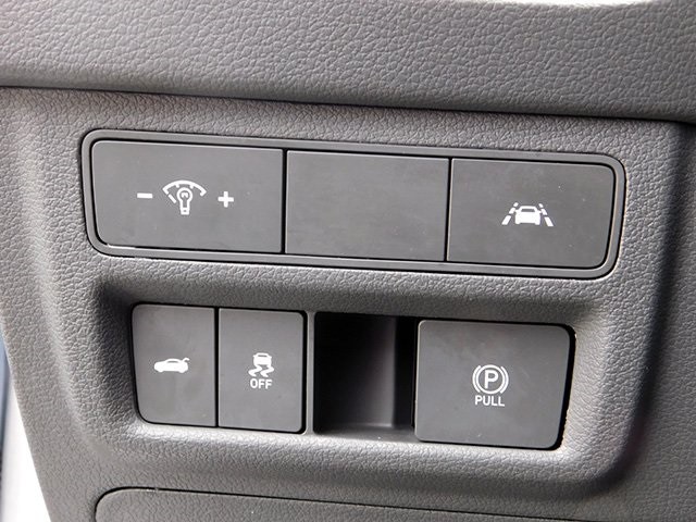 Hyundai Sonata Vehicle Image 25