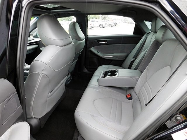 Toyota Avalon Vehicle Image 11