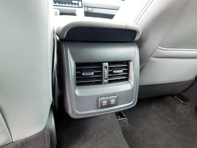 Toyota Avalon Vehicle Image 12