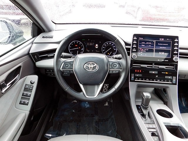 Toyota Avalon Vehicle Image 13