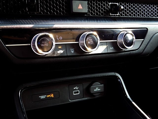 Honda CR-V Vehicle Image 18
