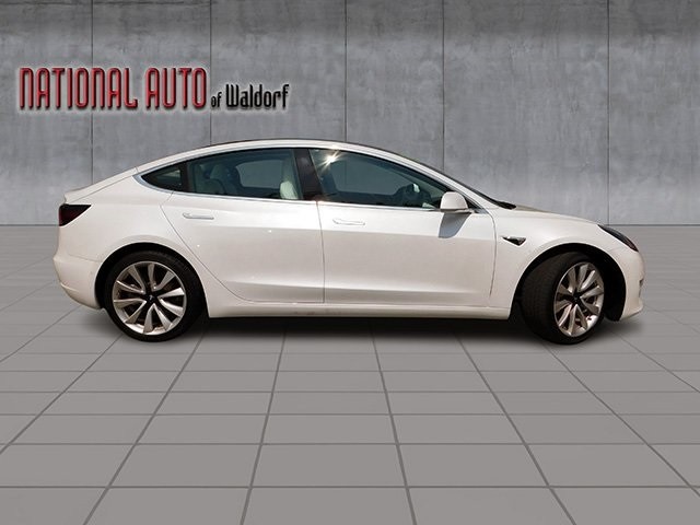 Tesla Model 3 Vehicle Image 04
