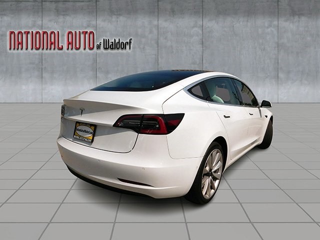 Tesla Model 3 Vehicle Image 05