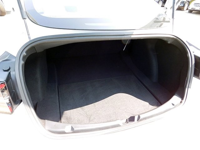Tesla Model 3 Vehicle Image 06