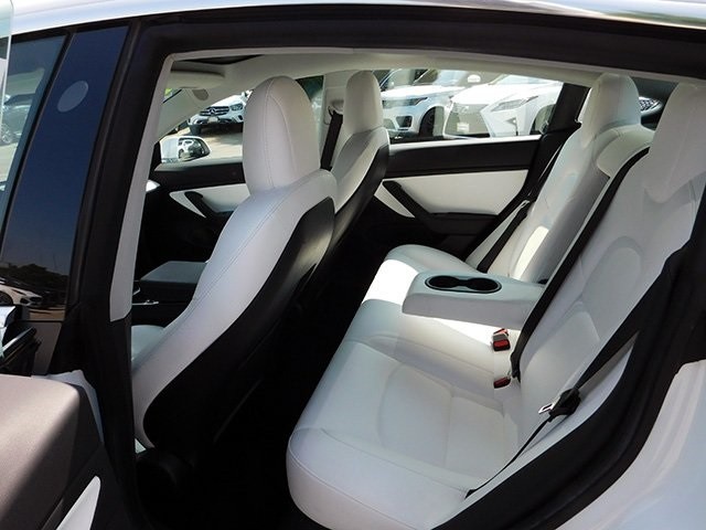 Tesla Model 3 Vehicle Image 09