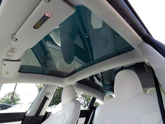 Tesla Model 3 Vehicle Image 15