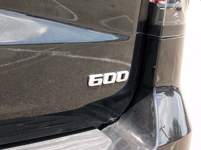 Cadillac Escalade Vehicle Image 06