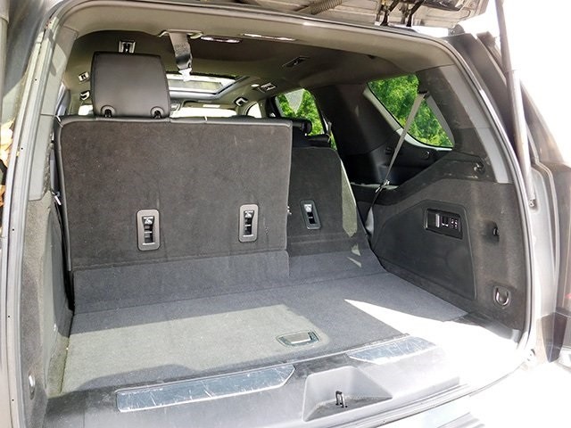 Cadillac Escalade Vehicle Image 10