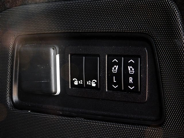 Cadillac Escalade Vehicle Image 11