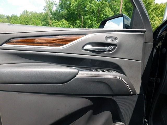 Cadillac Escalade Vehicle Image 15
