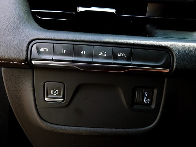 Cadillac Escalade Vehicle Image 25