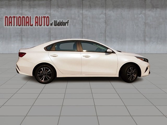 Kia Forte Vehicle Image 03