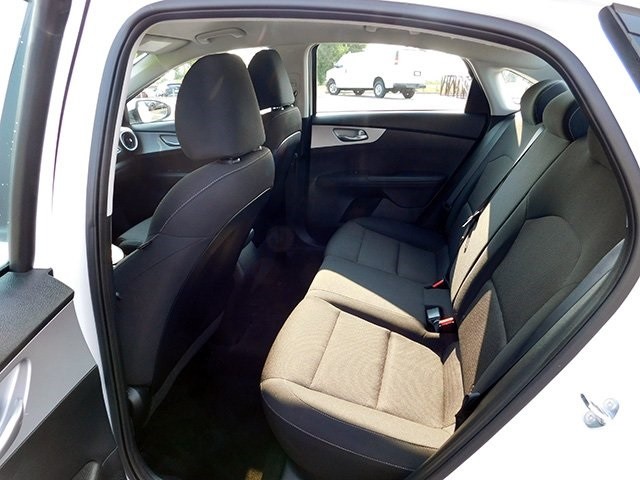 Kia Forte Vehicle Image 08