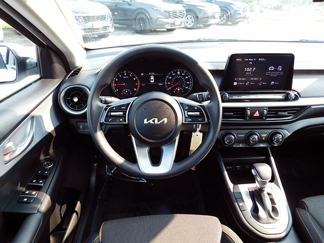 Kia Forte Vehicle Image 09