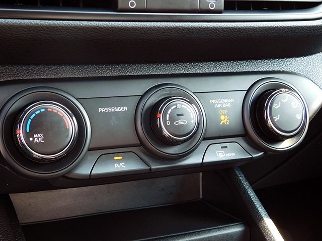 Kia Forte Vehicle Image 15