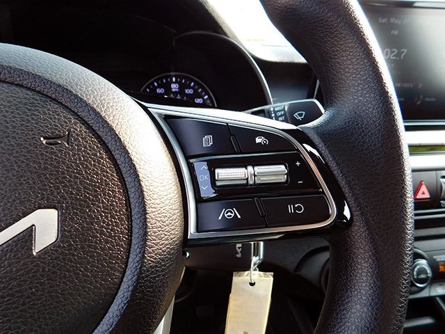 Kia Forte Vehicle Image 18