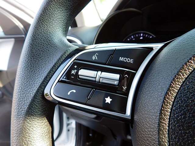 Kia Forte Vehicle Image 19