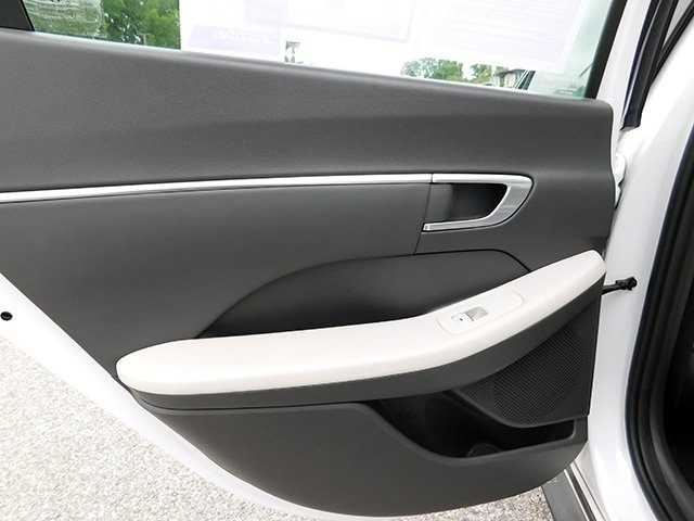 Hyundai Sonata Vehicle Image 08