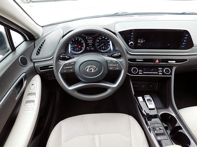 Hyundai Sonata Vehicle Image 10