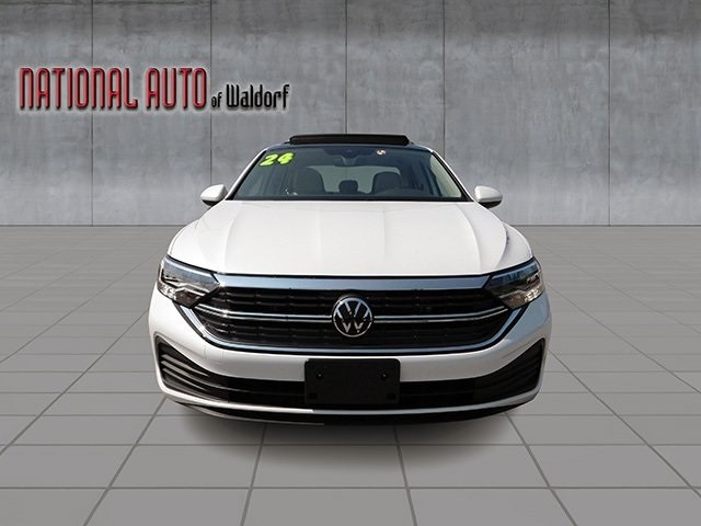 Volkswagen Jetta Vehicle Image 03