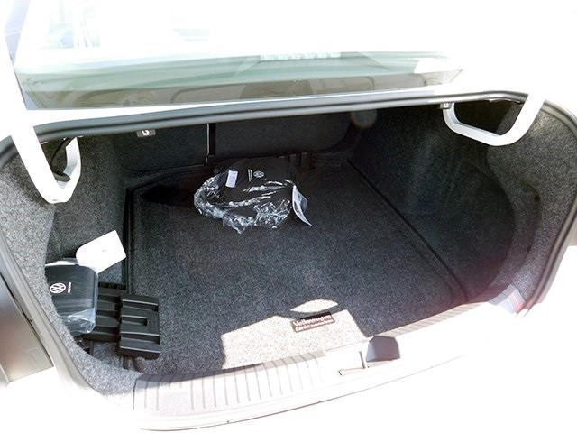 Volkswagen Jetta Vehicle Image 07
