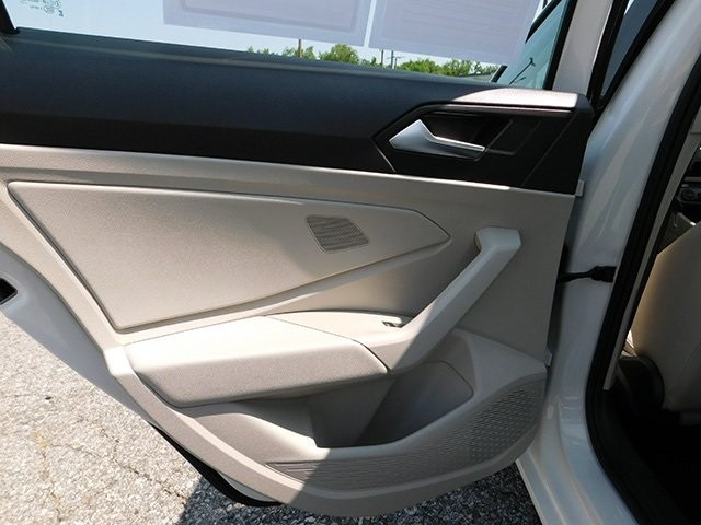 Volkswagen Jetta Vehicle Image 12