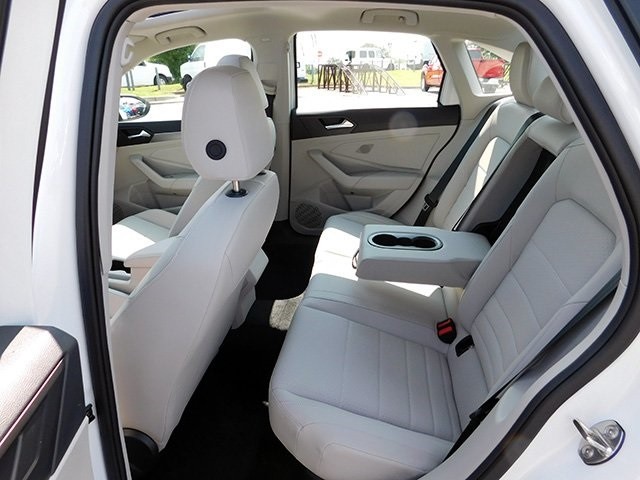 Volkswagen Jetta Vehicle Image 13