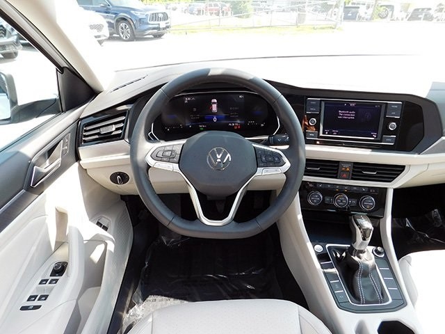 Volkswagen Jetta Vehicle Image 14