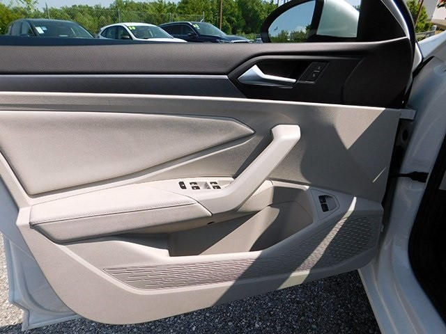 Volkswagen Jetta Vehicle Image 15